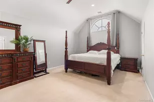 32 Willowbend Ln, Holtsville, NY 11742 - Photo 12