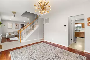 32 Willowbend Ln, Holtsville, NY 11742 - Photo 6