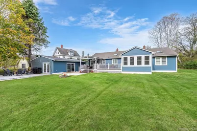 10940 Main Road, East Marion, NY 11939 - Photo 2