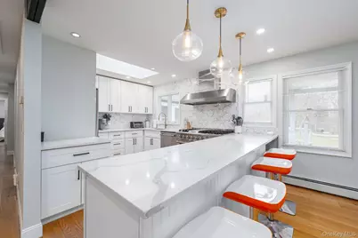 10940 Main Road, East Marion, NY 11939 - Photo 6