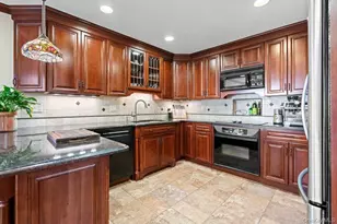 35 Chestnut Ln, Woodbury, NY 11797 - Photo 10