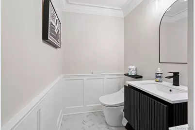 35 Chestnut Lane #71, Woodbury, NY 11797 - Photo 16