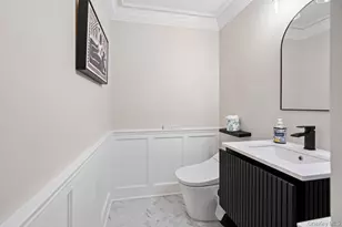 35 Chestnut Ln, Woodbury, NY 11797 - Photo 16