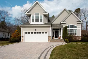 29 Wild Flower Dr, Ridge, NY 11961 - Photo 2