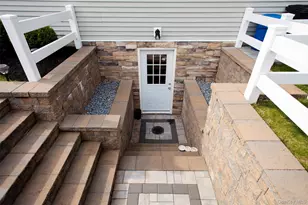 29 Wild Flower Dr, Ridge, NY 11961 - Photo 40