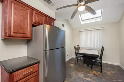 82 Cottonwood Ct. #82, Wantagh, NY 11793 - Photo 6