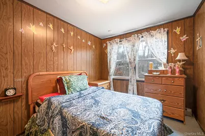 212 Mount Vernon Avenue, Medford, NY 11763 - Photo 16