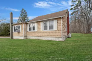 212 Mt Vernon Ave, Medford, NY 11763 - Photo 4