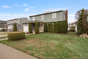 2386 Hampton Ave, Seaford, NY 11783 - Photo 2