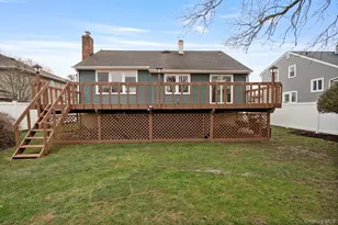 2386 Hampton Ave, Seaford, NY 11783 - Photo 38