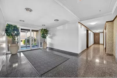 222 N Broadway #3D, Yonkers, NY 10701 - Photo 2