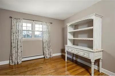 727 Outlook Avenue, West Babylon, NY 11704 - Photo 18