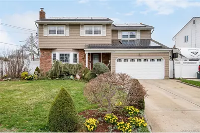 727 Outlook Avenue, West Babylon, NY 11704 - Photo 1