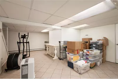 727 Outlook Avenue, West Babylon, NY 11704 - Photo 22