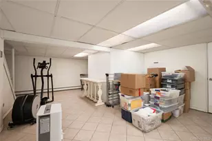 727 Outlook Ave, West Babylon, NY 11704 - Photo 22