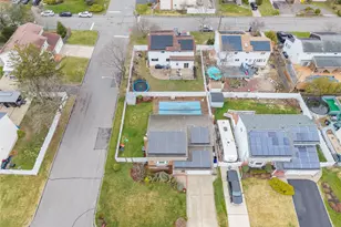 727 Outlook Ave, West Babylon, NY 11704 - Photo 30