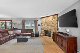 28 Timber Ridge Dr, Commack, NY 11725 - Photo 10