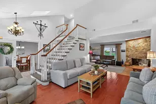 28 Timber Ridge Dr, Commack, NY 11725 - Photo 12