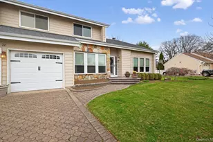 28 Timber Ridge Dr, Commack, NY 11725 - Photo 2