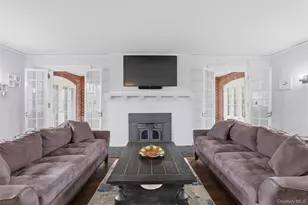 12 Little John Pl, White Plains, NY 10605 - Photo 4