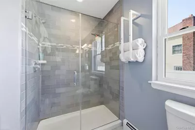 205 Oak Street, Patchogue, NY 11772 - Photo 10