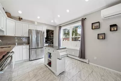 205 Oak Street, Patchogue, NY 11772 - Photo 6