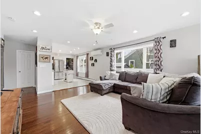 205 Oak Street, Patchogue, NY 11772 - Photo 4