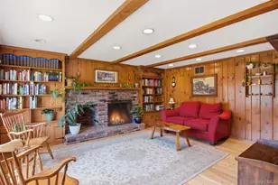 1 Carriage Ct, Stony Brook, NY 11790 - Photo 10