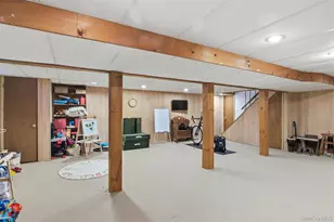 1 Carriage Ct, Stony Brook, NY 11790 - Photo 28