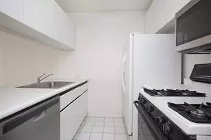 62-54 97th Pl, Rego Park, NY 11374 - Photo 8