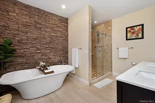 7 Riga Ln, Melville, NY 11747 - Photo 20