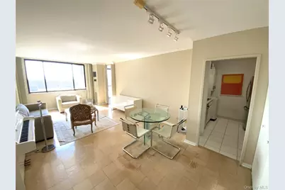 26910 Grand Central Parkway #3X, Floral Park, NY 11005 - Photo 4