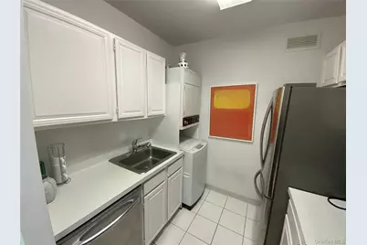 26910 Grand Central Parkway #3X, Floral Park, NY 11005 - Photo 10