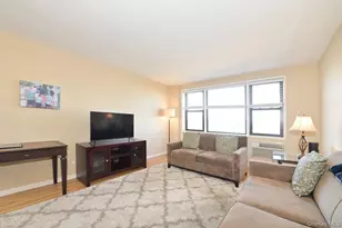 2 Birchwood Ct, Mineola, NY 11501 - Photo 4