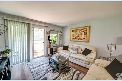 21 Glen Hollow Drive #G30, Holtsville, NY 11742 - Photo 4