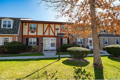 21 Glen Hollow Drive #G30, Holtsville, NY 11742 - Photo 1