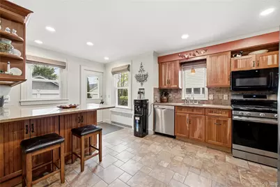 147 Church Avenue, Islip, NY 11751 - Photo 20