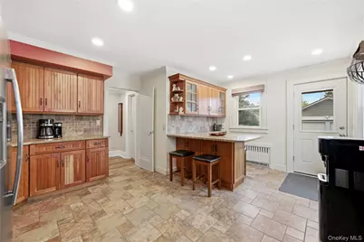 147 Church Avenue, Islip, NY 11751 - Photo 16