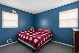 106 Bergold St, Brentwood, NY 11717 - Photo 10