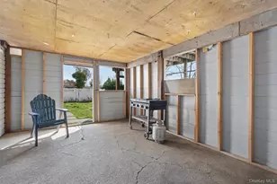 106 Bergold St, Brentwood, NY 11717 - Photo 22