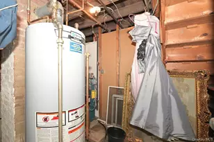 69-11 62nd Dr, Middle Village, NY 11379 - Photo 22