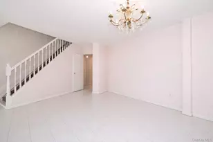 69-11 62nd Dr, Middle Village, NY 11379 - Photo 18