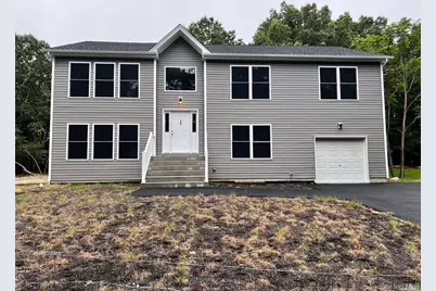 158 Norfleet, Medford, NY 11763 - Photo 1