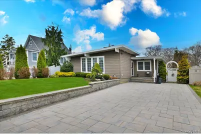 17 Central Avenue, Amityville, NY 11701 - Photo 2