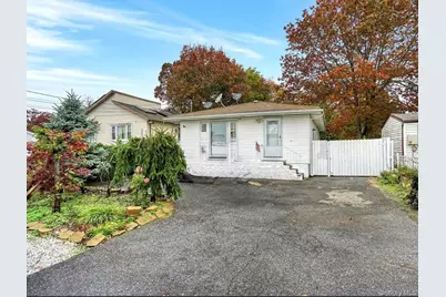 43 Johnson Avenue, Ronkonkoma, NY 11779 - Photo 2