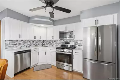 13 Spruce Street, Hicksville, NY 11801 - Photo 4