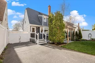 13 Spruce St, Hicksville, NY 11801 - Photo 24