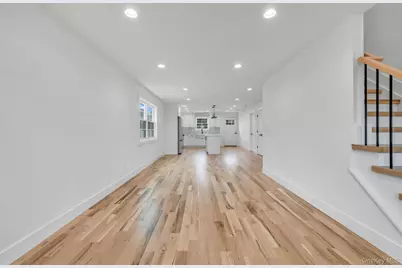 27 Elizabeth Court, Hempstead, NY 11550 - Photo 8