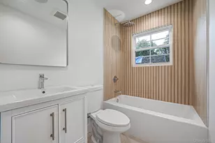 27 Elizabeth Ct, Hempstead, NY 11550 - Photo 12