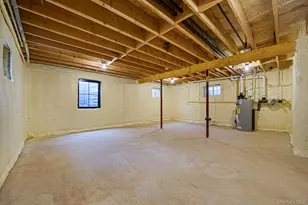 27 Elizabeth Ct, Hempstead, NY 11550 - Photo 34